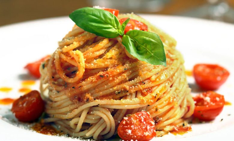 pasta con tomate y albahaca receta italiana