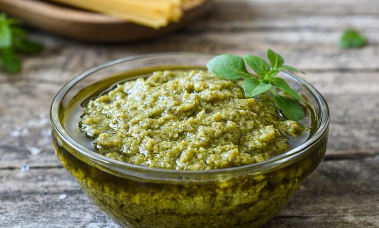 Salsa pesto casera recipe